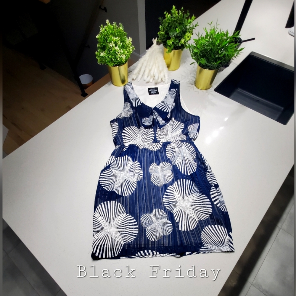 NWOT BLACK FRIDAY Magnifique robe midi fluide avec poches latérales bien doublée